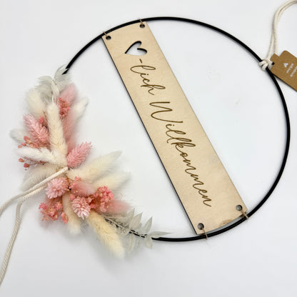Ring 25/30 cm mit Holzschriftzug und Trockenblumen